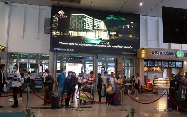Quảng cáo LED Indoor - Tân Sơn Nhất Airport 9