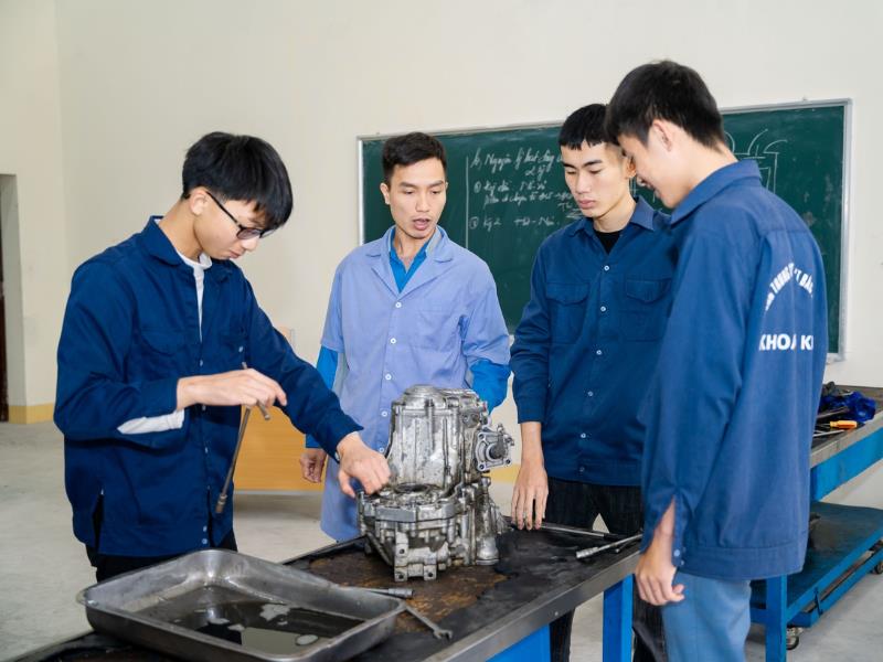 Địa Chỉ Nào Dạy Nghề Công Nghệ Ô Tô Ở Nghệ An Uy Tín? 3 Địa Chỉ Nào Dạy Nghề Công Nghệ Ô Tô Ở Nghệ An Uy Tín? 3