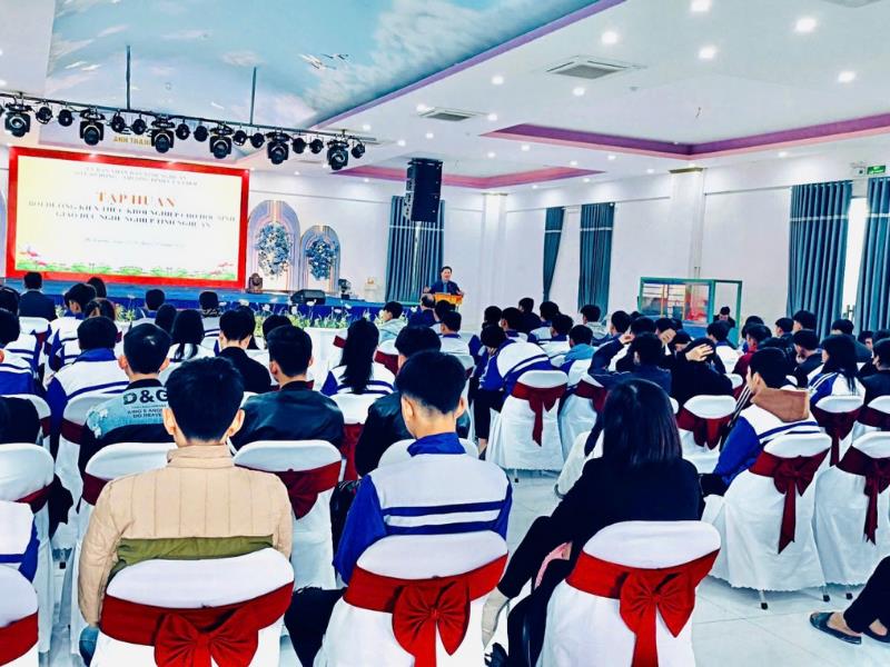 Trường Nào Dạy Nghề Nuôi Ong Tại Nghệ An Tốt Nhất? 3
